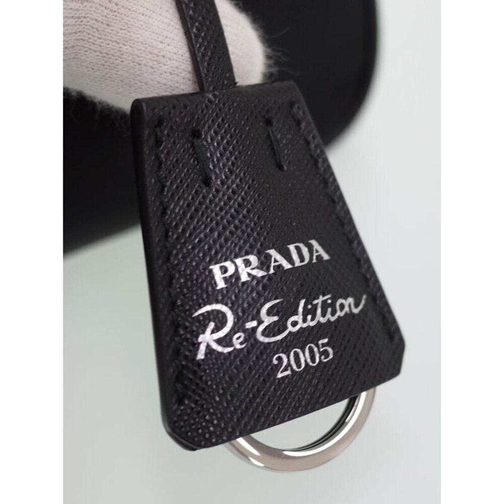 Prada Black Saffiano 2005 Shoulder Leather ReEdition Bag Chain - Picture 5 of 9